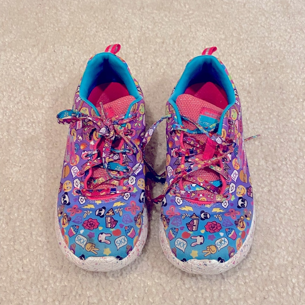 Skechers Emoji design - Size 2.5